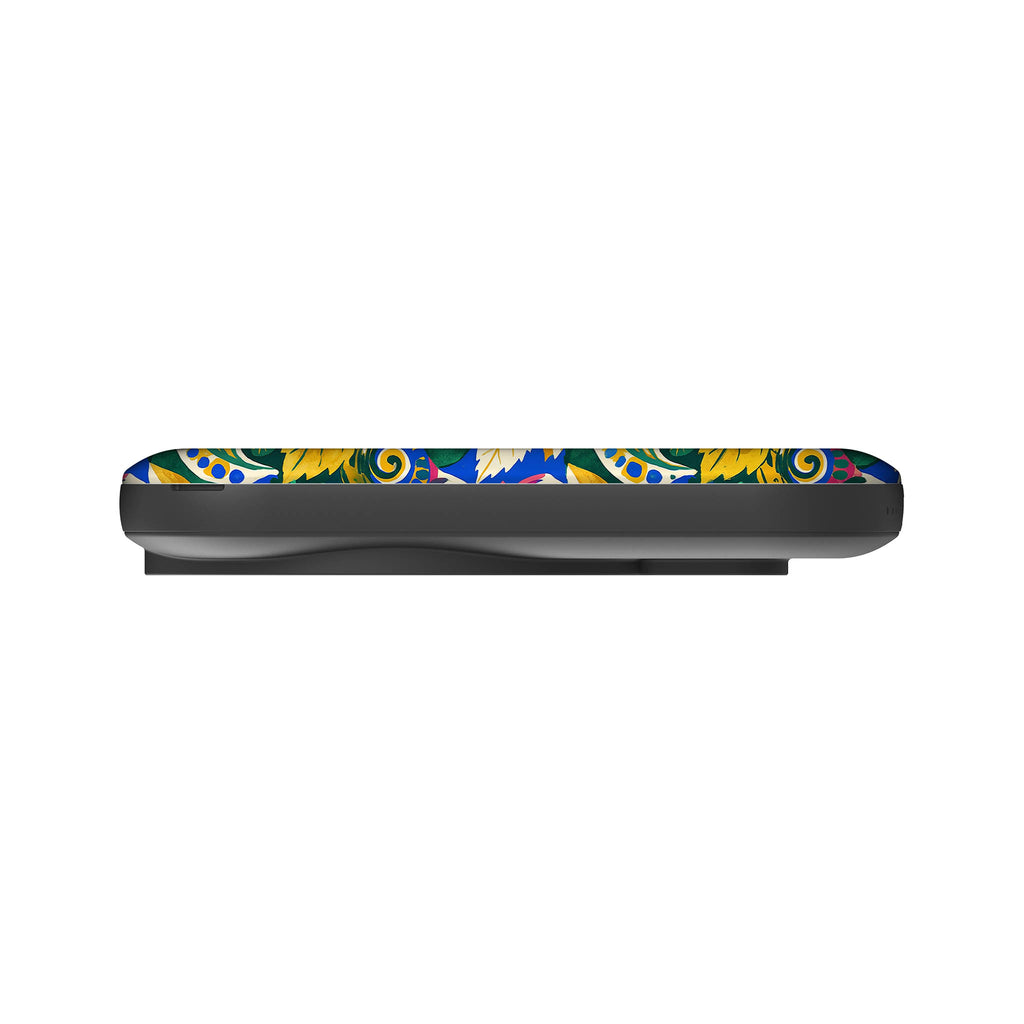 Berry Meadow Glow by Aino Kallio — MagSafe CHARGEPOD — Finnaij
